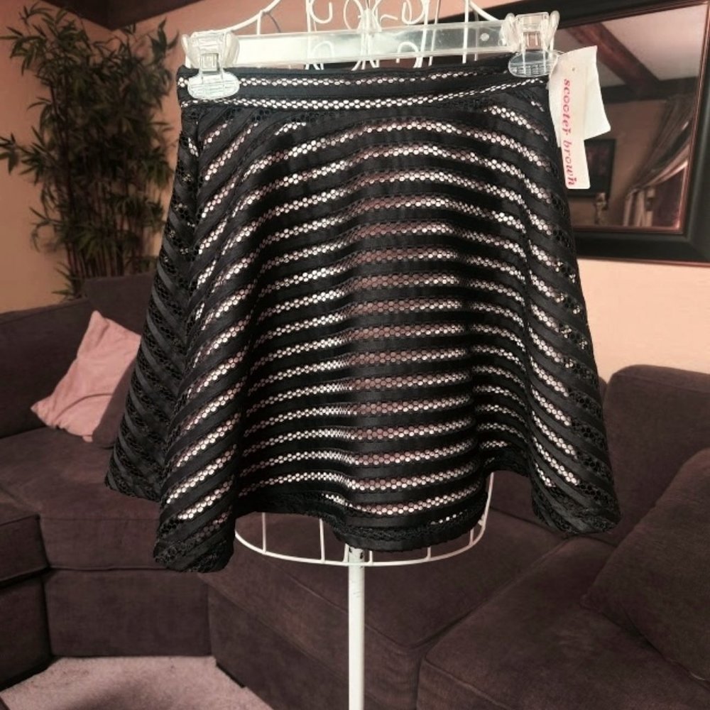NWT Scooter Brown Junior sz 7 /8 black mesh  skirt